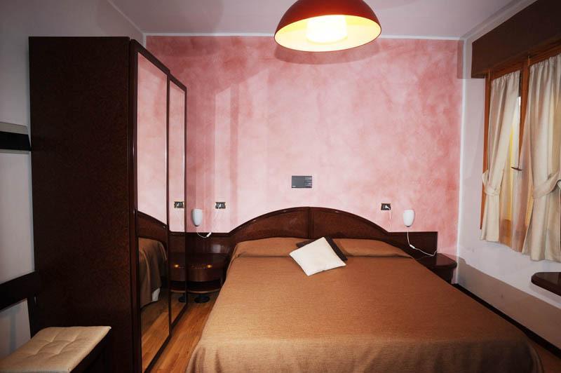Drake Hotel Maranello Ruang foto