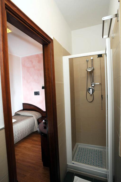 Drake Hotel Maranello Ruang foto