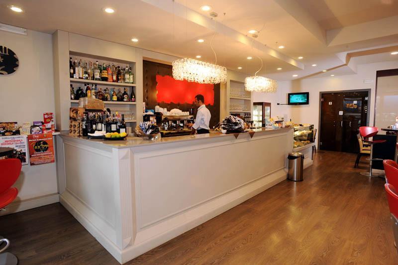 Drake Hotel Maranello Bagian luar foto